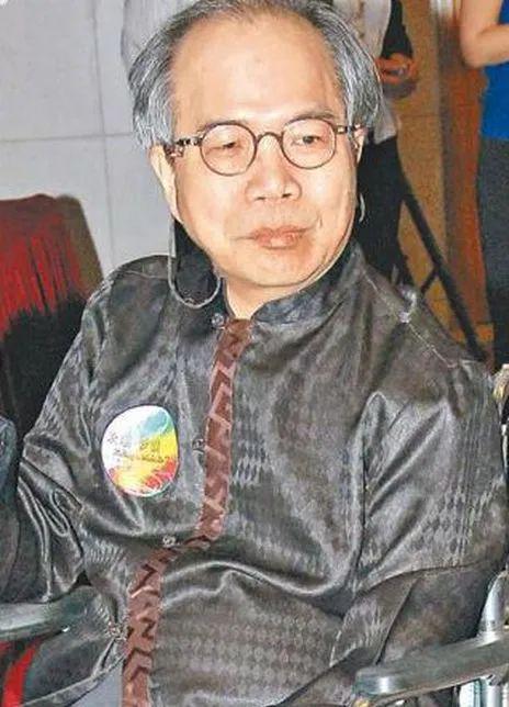 世引出30年前的秘密真相开元棋牌“词圣”突然去(图7)