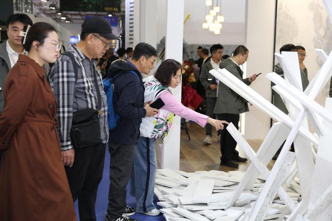 大师之作”圆满收官厦门石材展！开元棋牌高时石材“天赐之石×(图9)