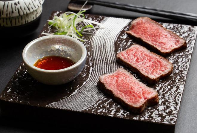 ：一片肉如何改变日本国运开元棋牌从禁忌到餐桌主角(图10)